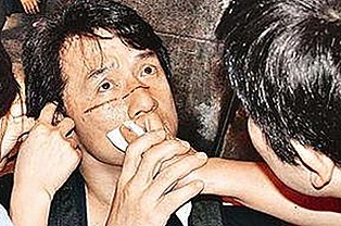 娱乐圈秘闻回顾：从情侣吵架到幕后揭秘的层层真相